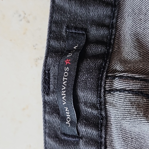 John Varvatos men's cut off denim shorts size 32. Bowery fit. Great condition. - Picture 2 of 10